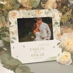Ramka na prezent ślubny z miejscem na zdjęcie. Modna grafika kwiatowa.