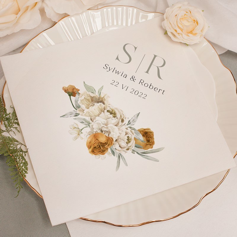 Personalizowana serwetka z imionami Pary Młodej. Piękna dekoracja stołu na ślub i wesele.
