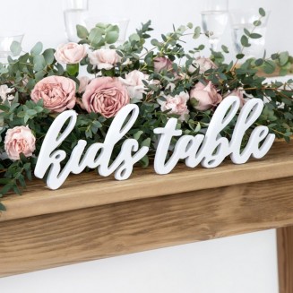 Drewniany napis kids table. Dekoracja do kącika dzieci na weselu.