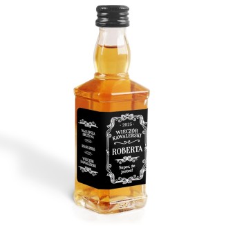 Tematyczne naklejki na whiskey Jack Daniels na Wieczór kawalerski z imieniem i datą imprezy