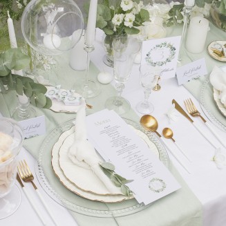 Dekoracja stołu weselnego z papeterią ślubną z kolekcji Zielony Wianek