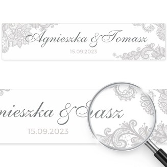 Tablica rejestracyjna na samochód ślubny. Grafika ze srebrnym ornamentem i imionami Pary Młodej.