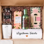 Ekskluzywny zestaw z kubkiem herbatą i kosmetykami