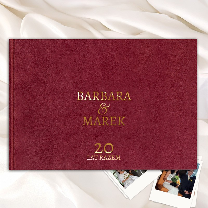 Wyjątkowy album welurowy na zdjęcia wklejane z personalizowanym napisem