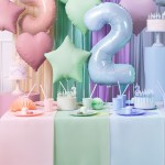 Obrus dekoracyjny w pastelowych kolorach