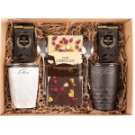 BOX z prezentami dla pary kubki kawa herbata łyżeczki z grawerem