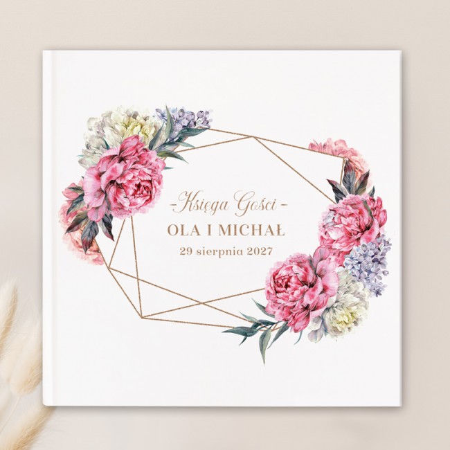 Personalizowana księga gości z geometryczną ramką i kwiatowym motywem piwonii.