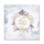 Księga weselna z białymi kartkami w środku