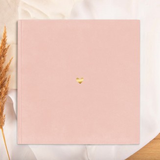 różowa księga welurowa z serduszkiem