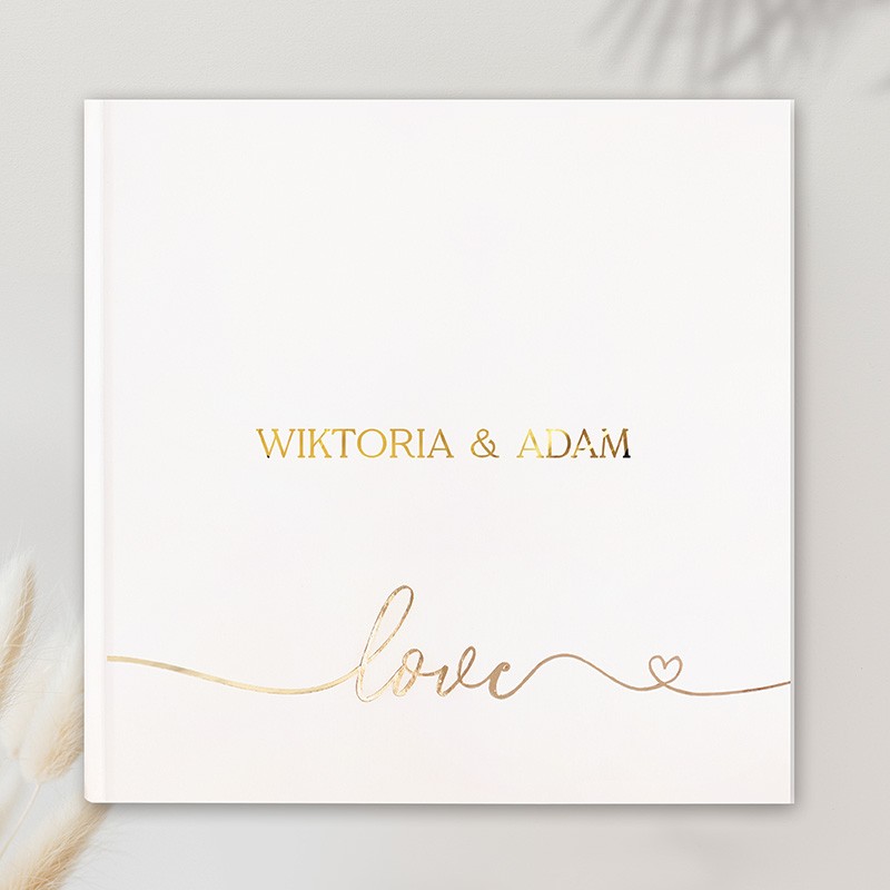 Księga gości ze złotymi napisami Love i imionami. Dodatek na wesele.