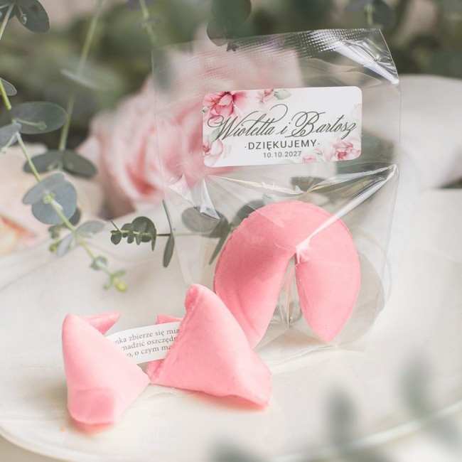 Prezent dla gości. Ciasteczko szczęścia z wróżbą w środku na wesele.