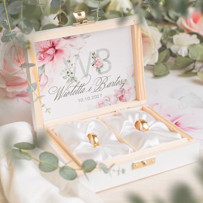 Drewniane, eleganckie pudełko na obrączki. Dodatek ślubny dla Pary Młodej.