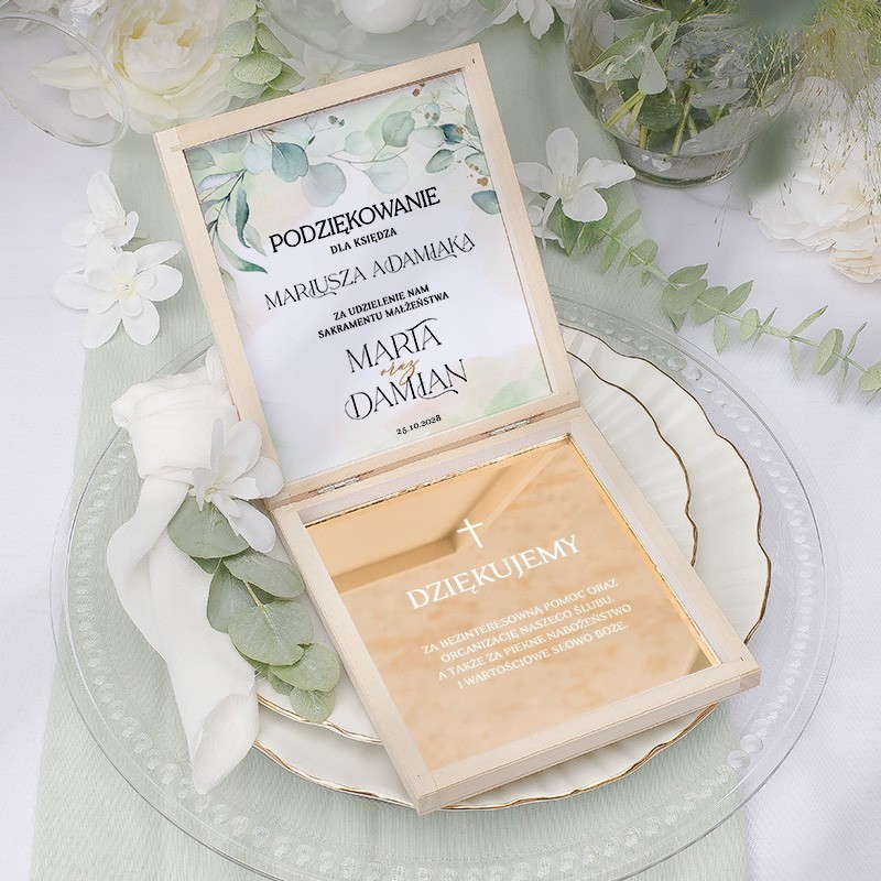 SZKATUŁKA szkło akrylowe złote z podziękowaniem dla księdza od pary młodej