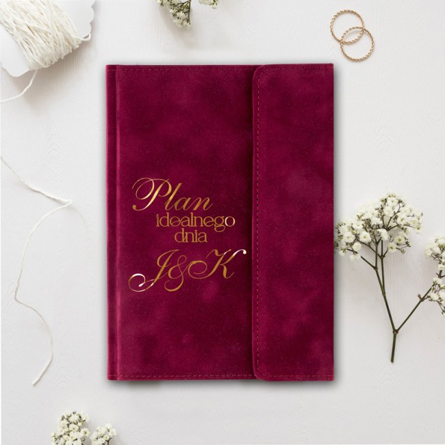Elegancki notes welurowy w bordowym kolorze.