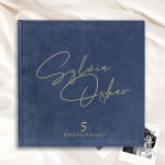 Welurowy album z imionami i datą na okładce z okazji rocznicy ślubu.