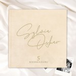 Album welurowy z imionami i datą na okładce. Prezent na Rocznicę Ślubu.