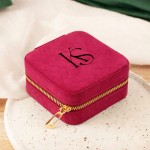 Malinowa szkatułka z inicjalami