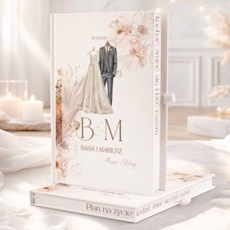 Planer ślubny z personalizacją na okładce.