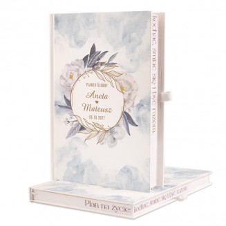 Personalizowany planer ślubny dla narzeczonych.