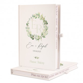 Personalizowany planer na ślub dla narzeczonych.
