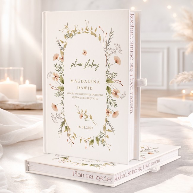 Personalizowany planer ślubny dla panny młodej.