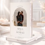 Planer ślubny ze zdjęciem na okładce.