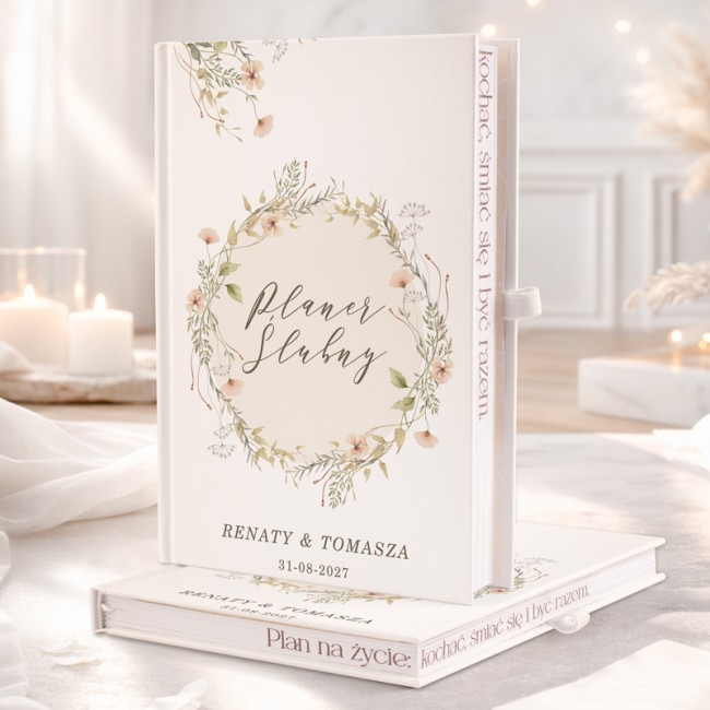 Planer weselny z personalizowaną okładką.