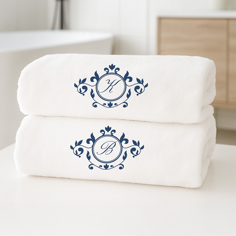 Personalizowany komplet ręczników kąpielowych dla pary.
