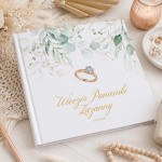 Księga pamiątkowa wieczoru panieńskiego z personalizowaną okładką.