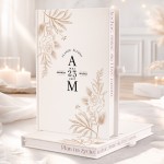 Personalizowany planer ślubny z kwiatowym motywem.