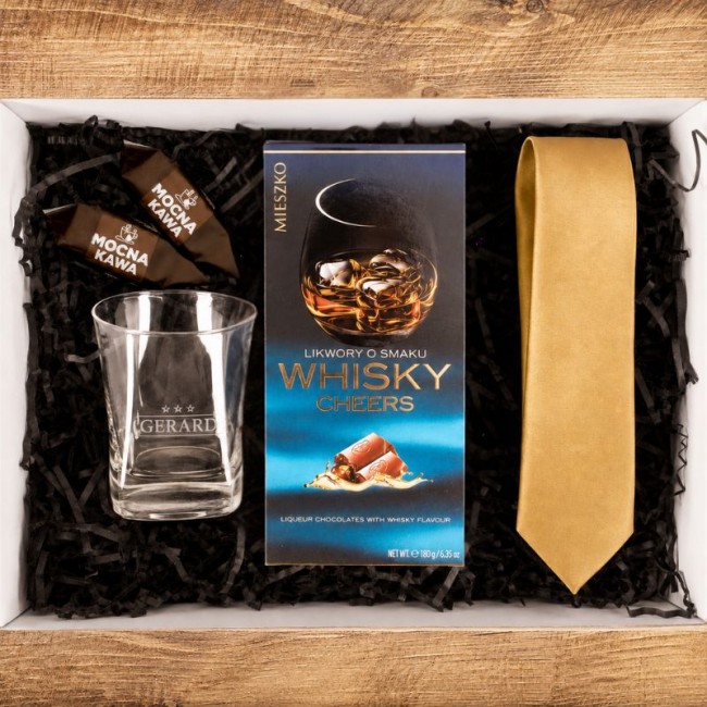 Zestaw prezentowy dla mężczyzny miłośnika whisky.