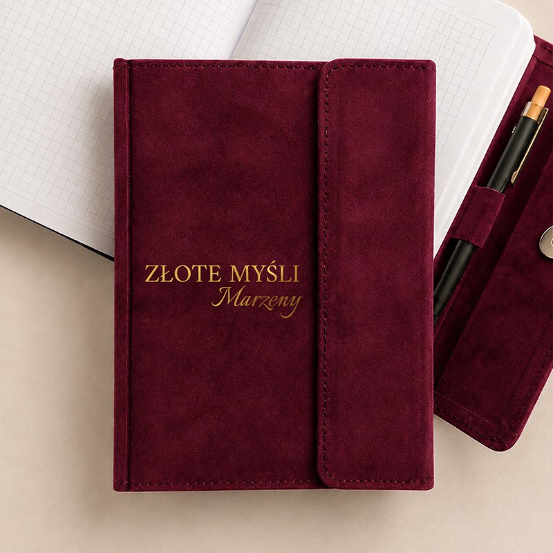 Welurowy notes z imieniem w kolorze bordowym