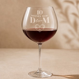Kieliszek na wino na rocznicę.