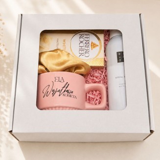 Box upominkowy dla kobiety z personalizowanym kubkiem i kosmetykiem Rituals na wyjątkową okazję.