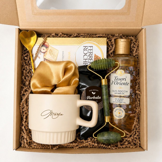 Box prezentowy z kubkiem ryflowanym dla kobiety z personalizowanym kubkiem i luksusowymi dodatkami.