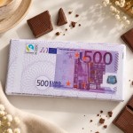 Zestaw prezentowy dla Pary Młodej zawiera pudełko na gotówkę oraz czekoladę stylizowaną na banknot 500 euro.