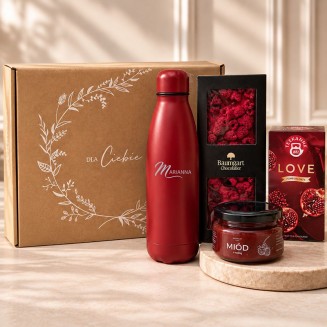 Zestaw dla Świadkowej Merlot Wedding z butelką termiczną, słodkimi dodatkami i kraftowym pudełkiem Dla Ciebie.