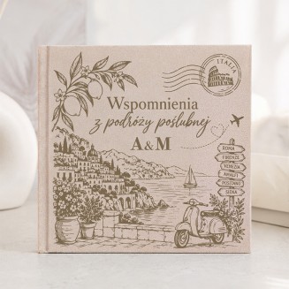 Album z podróży poślubnej do Włoch. Welurowa okładka.