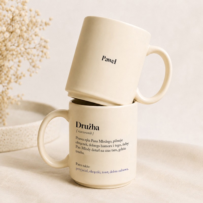 Personalizowany kubek z imieniem dla świadka przedstawia napis „Drużba” oraz zabawną definicję w stylu słownikowym.