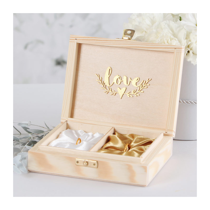 Drewniane pudełko na obrączki ślubne z dwoma przegródkami z satyną
