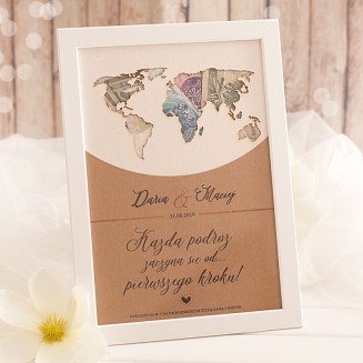 Symboliczny prezent dla nowożeńców mapa świata