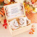 Skrzynka z kubkami kreatywny prezent na ślub dla pary młodej Barwy Jesieni