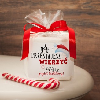 PAPIER Toaletowy Zabawny Prezent Świąteczny. Zapakowany w celofan z czerwoną kokardą i zabawnym napisem.