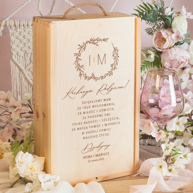 Dekoracja stołu weselnego za pomocą dodatków z kolekcji Romantycznej